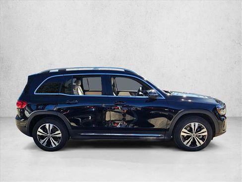 Used 2026 Mercedes-Benz GLB 250 image 4