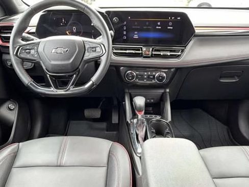 Used 2025 Chevrolet TrailBlazer RS w/ Convenience Package AWD/4WD image 8
