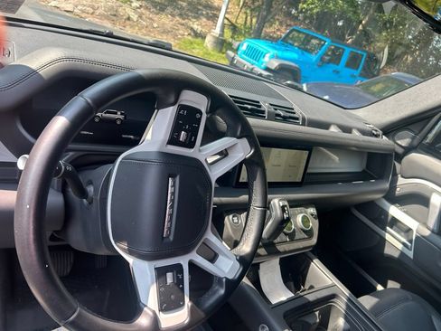 Certified 2024 Land Rover Defender 110 X-Dynamic SE AWD/4WD image 17
