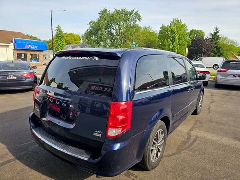 Used 2017 Dodge Grand Caravan SXT FWD image 11