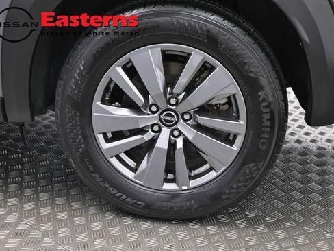 Used 2025 Nissan Pathfinder SV FWD image 34
