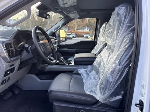 New 2025 Ford F150 Lariat w/ Equipment Group 502A High image 16