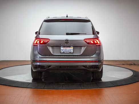 Used 2023 Volkswagen Tiguan SE R-Line FWD image 3