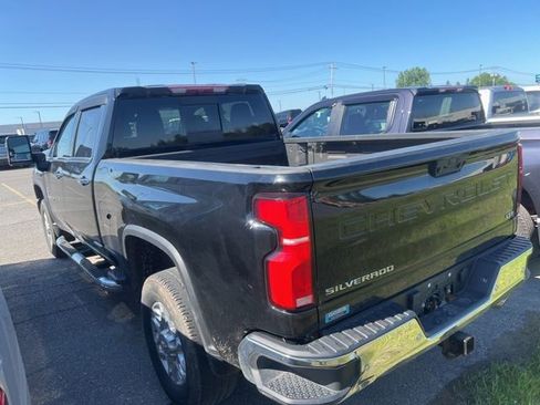 Used 2024 Chevrolet Silverado 2500 LTZ w/ LTZ Plus Package AWD/4WD image 4