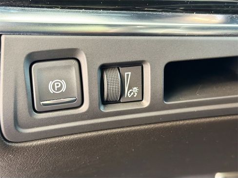 Used 2022 Cadillac XT6 Sport image 10