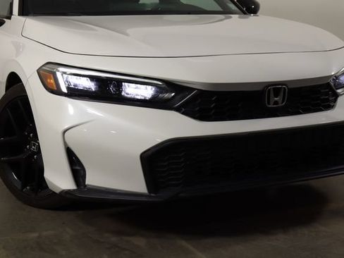 Used 2025 Honda Civic Sport image 40