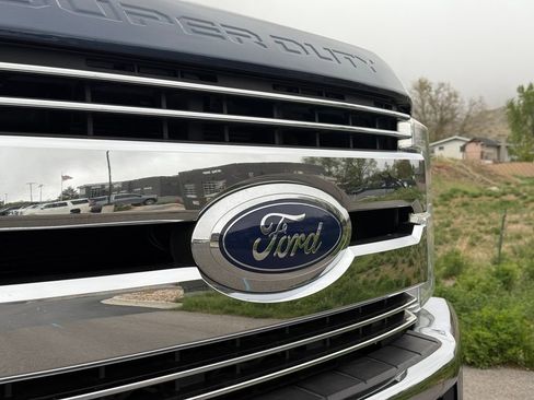 Used 2019 Ford F250 Lariat w/ Lariat Value Package AWD/4WD image 17