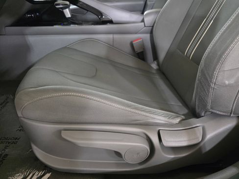 Used 2023 Hyundai Elantra SEL w/ Convenience Package FWD image 24