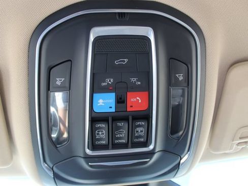 Used 2020 Jeep Grand Cherokee Limited AWD/4WD image 27