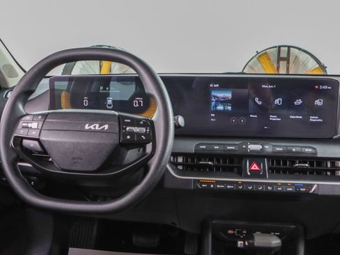 Used 2025 Kia K4 FWD image 17
