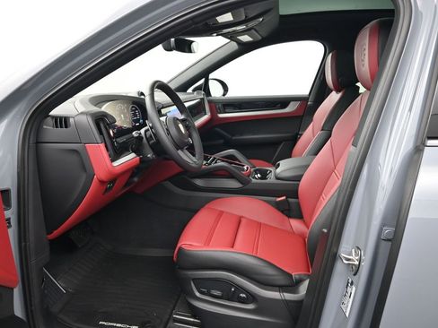 New 2026 Porsche Cayenne Coupe image 4