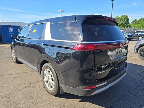 Used 2024 Kia Carnival LX FWD image 5