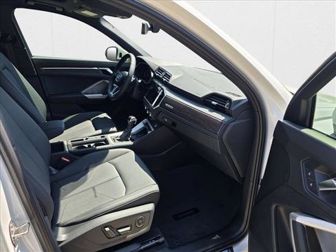 New 2025 Audi Q3 2.0T Premium image 12
