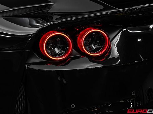 Used 2020 Ferrari 812 Superfast RWD image 21