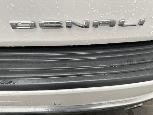 Used 2021 GMC Yukon XL Denali w/ Denali Premium Package image 15