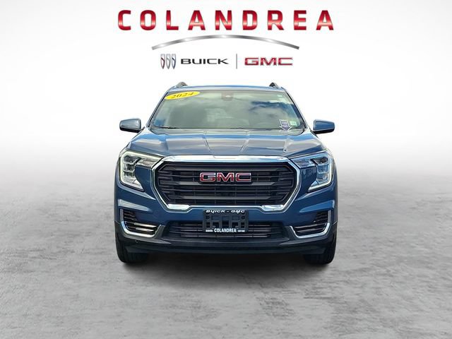 Used 2024 GMC Terrain SLE w/ Driver Convenience Package AWD/4WD image 2