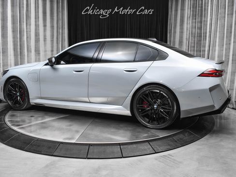 Used 2025 BMW M5 w/ Carbon Package image 3