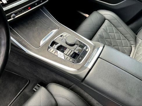 Used 2025 BMW X7 xDrive40i image 21