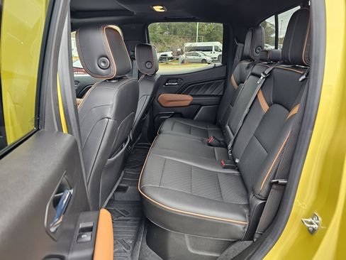 Used 2023 GMC Canyon AT4 w/ AT4 Premium Package image 32