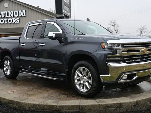 Used 2020 Chevrolet Silverado 1500 LTZ w/ LTZ Premium Package image 3