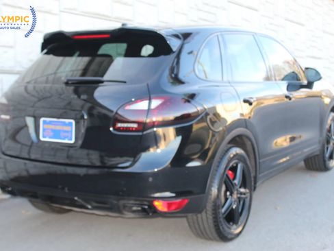Used 2014 Porsche Cayenne Platinum Edition image 5