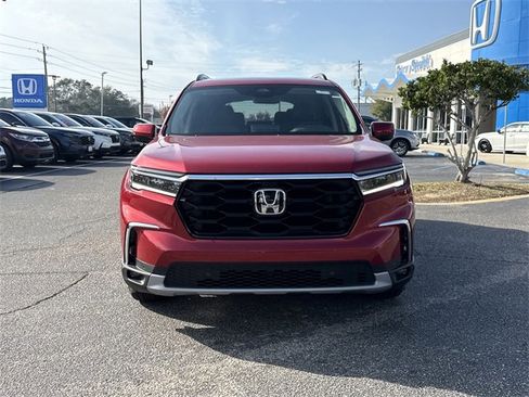 New 2025 Honda Pilot Touring image 3