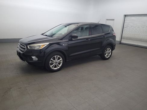 Used 2017 Ford Escape SE AWD/4WD image 2