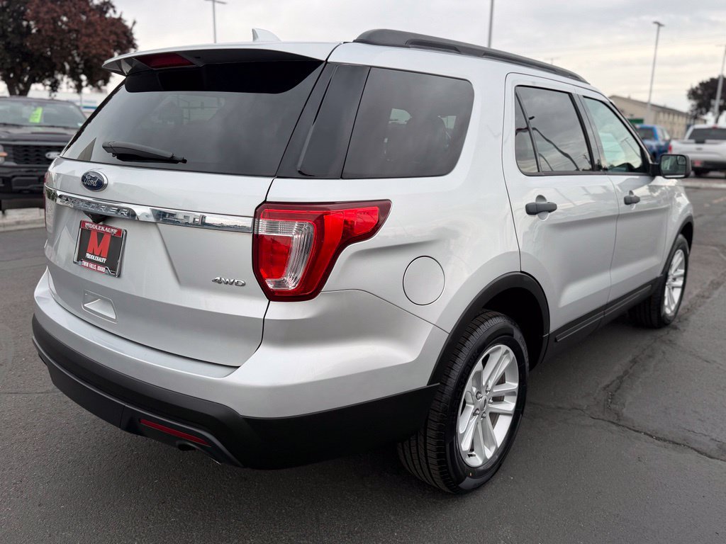 Used 2017 Ford Explorer 4WD image 3