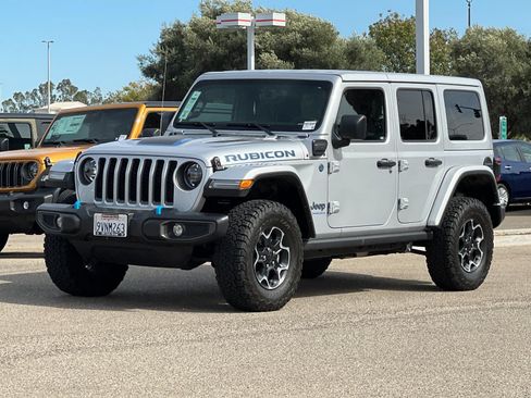 Used 2023 Jeep Wrangler Unlimited Rubicon 4xe w/ Cold Weather Group AWD/4WD image 8