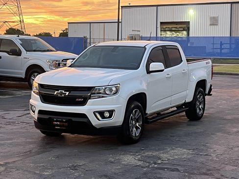 Used 2018 Chevrolet Colorado Z71 AWD/4WD image 3