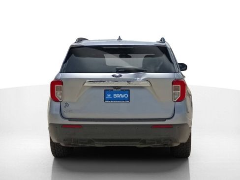 Used 2020 Ford Explorer XLT RWD image 7