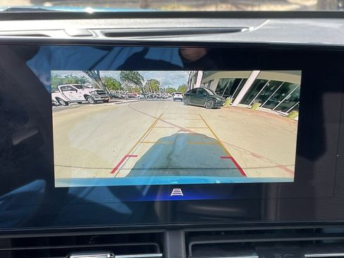 Certified 2025 Chevrolet Trax LT image 18