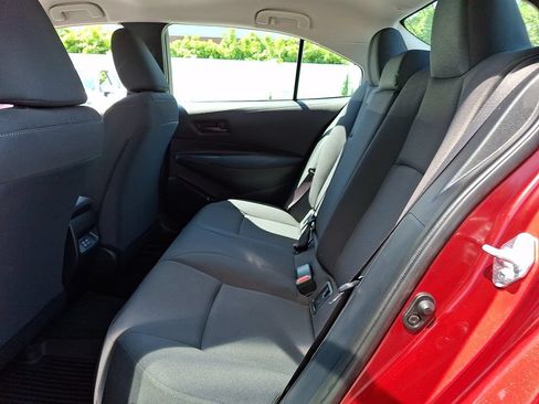 Used 2025 Toyota Corolla LE FWD image 10