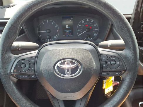 Used 2025 Toyota Corolla LE FWD image 15