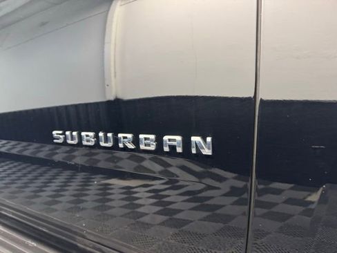 Used 2019 Chevrolet Suburban LT image 42