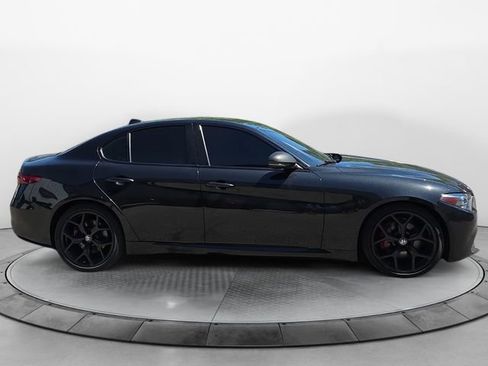 Used 2019 Alfa Romeo Giulia RWD image 6