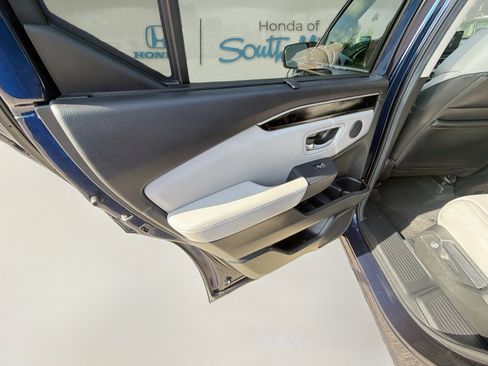 Certified 2025 Honda Pilot EX-L image 25