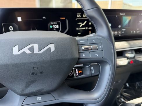 Used 2024 Kia EV9 Light RWD image 29