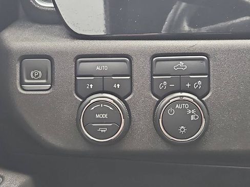 Certified 2023 Chevrolet Silverado 1500 LT AWD/4WD image 17