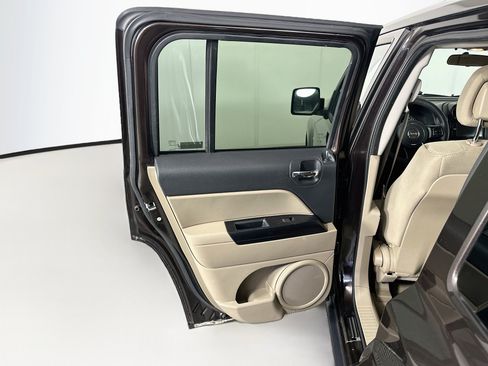 Used 2014 Jeep Patriot Sport w/ Power Value Group FWD image 22
