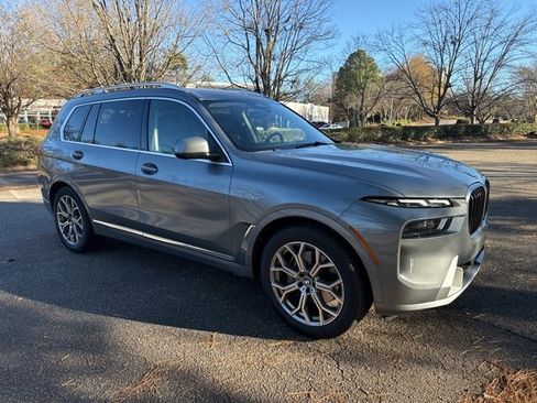 Used 2023 BMW X7 xDrive40i image 7