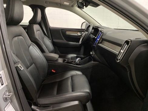 Used 2025 Volvo XC40 B5 Plus AWD/4WD image 26