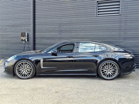 Used 2023 Porsche Panamera 4 Platinum Edition image 2
