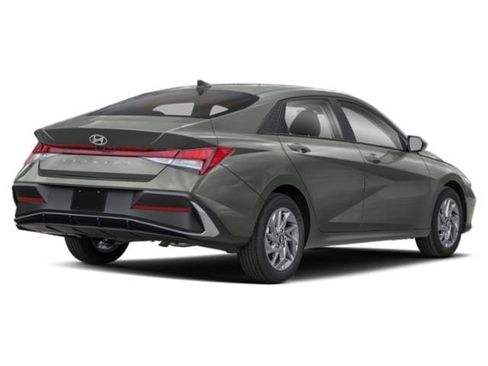 New 2026 Hyundai Elantra SEL Sport Premium FWD image 3