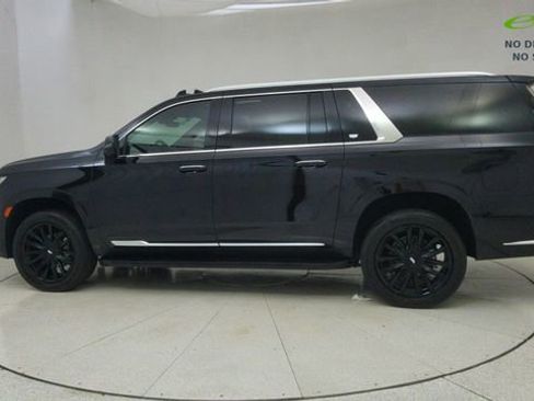 Used 2023 Cadillac Escalade ESV Premium Luxury AWD/4WD image 74