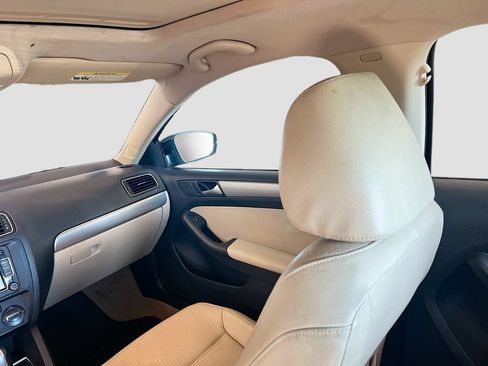 Used 2015 Volkswagen Jetta SE FWD image 23