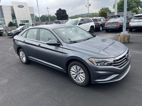 Used 2019 Volkswagen Jetta S w/ Driver Assistance Package FWD image 3