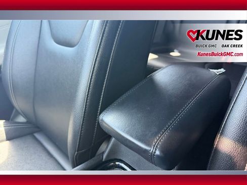 Used 2025 Jeep Compass Limited AWD/4WD image 9