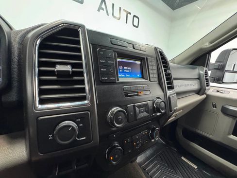 Used 2017 Ford F250 XLT w/ FX4 Off-Road Package AWD/4WD image 14
