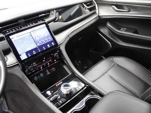 Used 2023 Jeep Grand Cherokee 4WD 4xe image 24